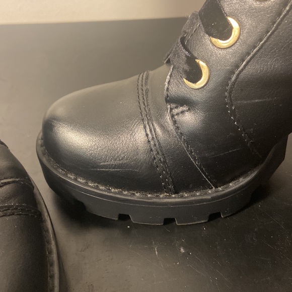 Guess Gomez Ankles Boots - Picture 13 of 14